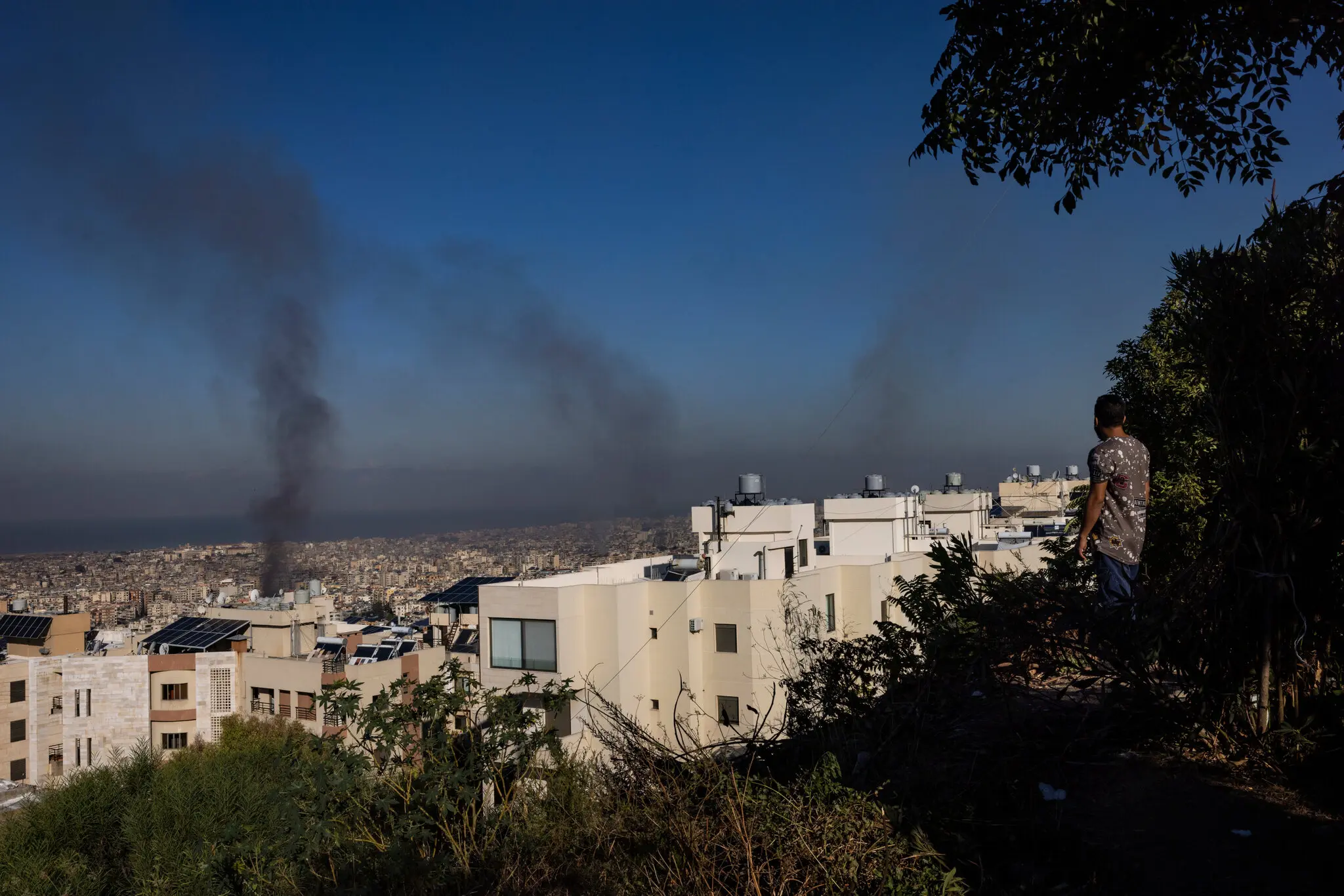 Ізраїль завдає удару по лідерам Хезболли в Бейруті, повідомляють офіційні особи